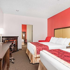 Queen Suite Three Queen Beds Non-Smoking