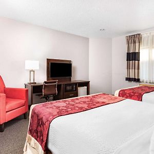 Queen Room Two Queen Beds Pool View Non-Smoking